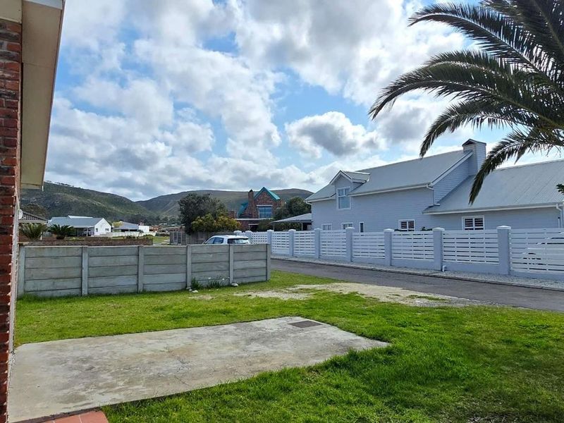 Fabulous in Franskraal - low-maintenance forever home! - Photo 5