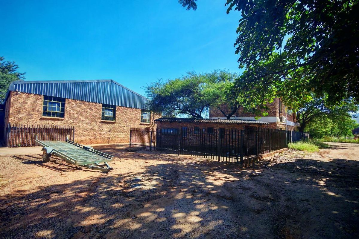 Prime Commercial Property to Rent - Photo 5