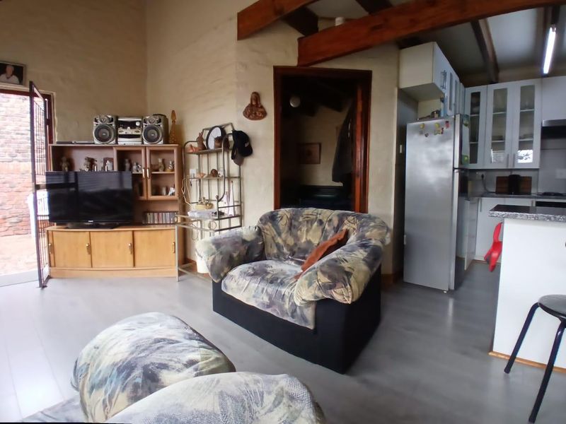 Sectional Title Facebrick Duplex Townhouse in quiet complex - Photo 8