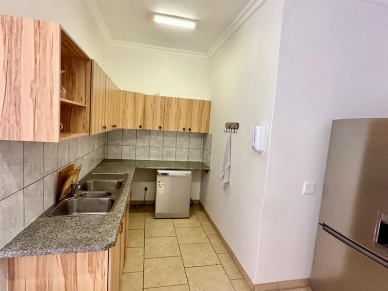 4 Bedrooms House For Sale in Long Beach - Photo 8