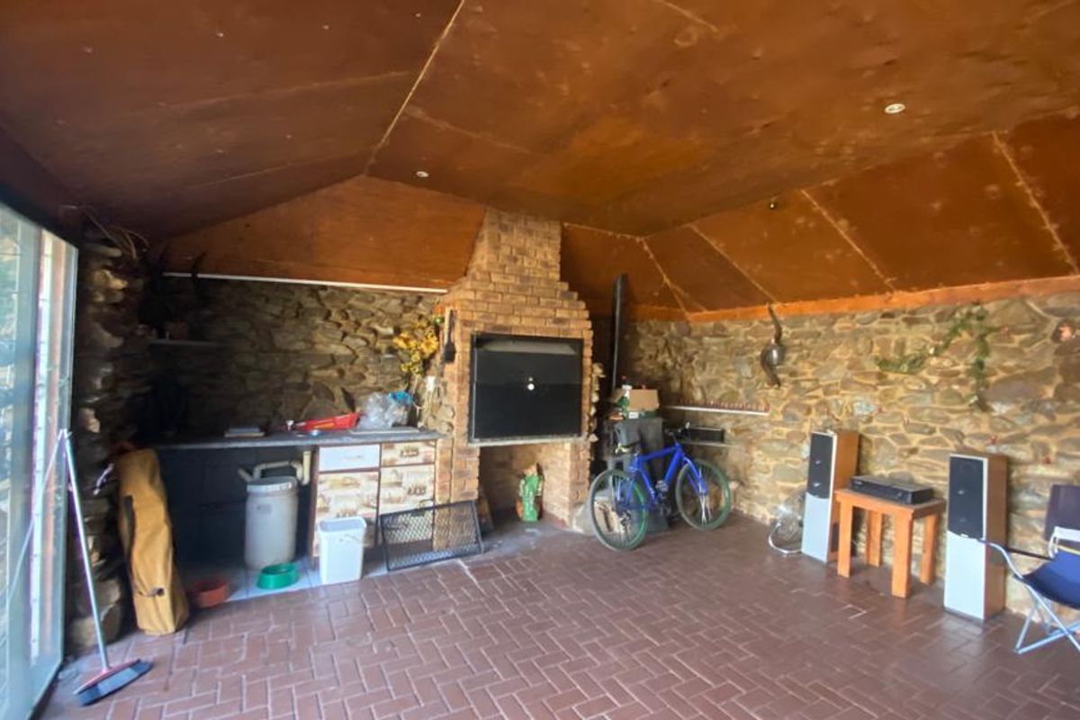 Welcome to Elegance: Spacious Home with Luxurious Features! - Photo 5