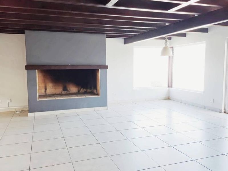 Swakopmund-To Let- N$31 000 - Photo 2