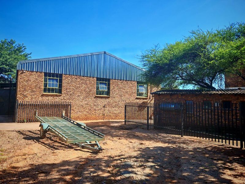 Prime Commercial Property to Rent - Photo 4