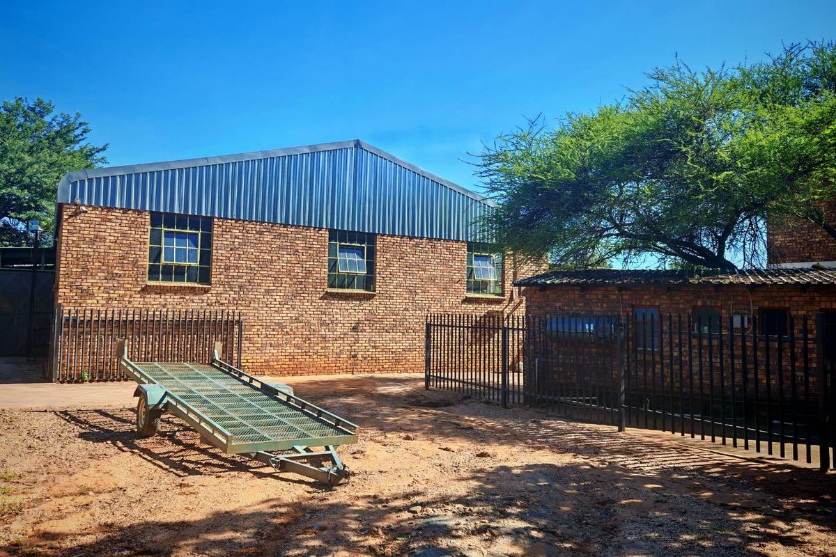 Prime Commercial Property to Rent - Photo 4