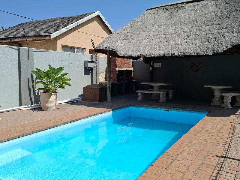 Upstairs Lock Up and Go Townhouse - Photo 5