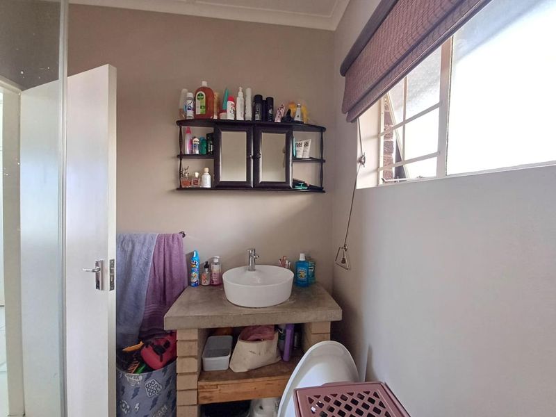 Perfect for the Young Professional or Single Tenant – Cozy, Convenient Living on Republic Road - Photo 10