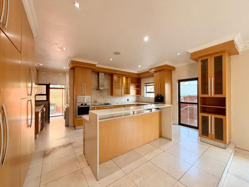 Five Bedroom Home For Sale in Waterfall Country Village Estate on a Corner Stand - Photo 6