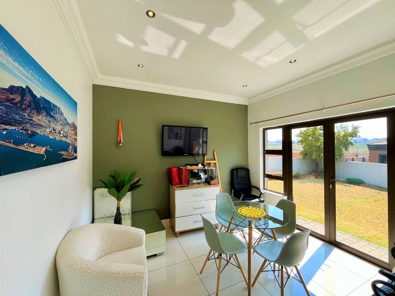 Stunning 3-Bedroom Masterpiece In Blue Valley Golf Estate Awaits You - Photo 6