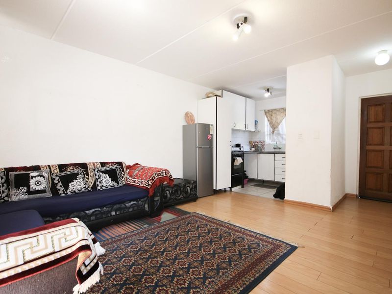 Ground Floor Gem in Highgate: Ideal for Peaceful Living! - Photo 4