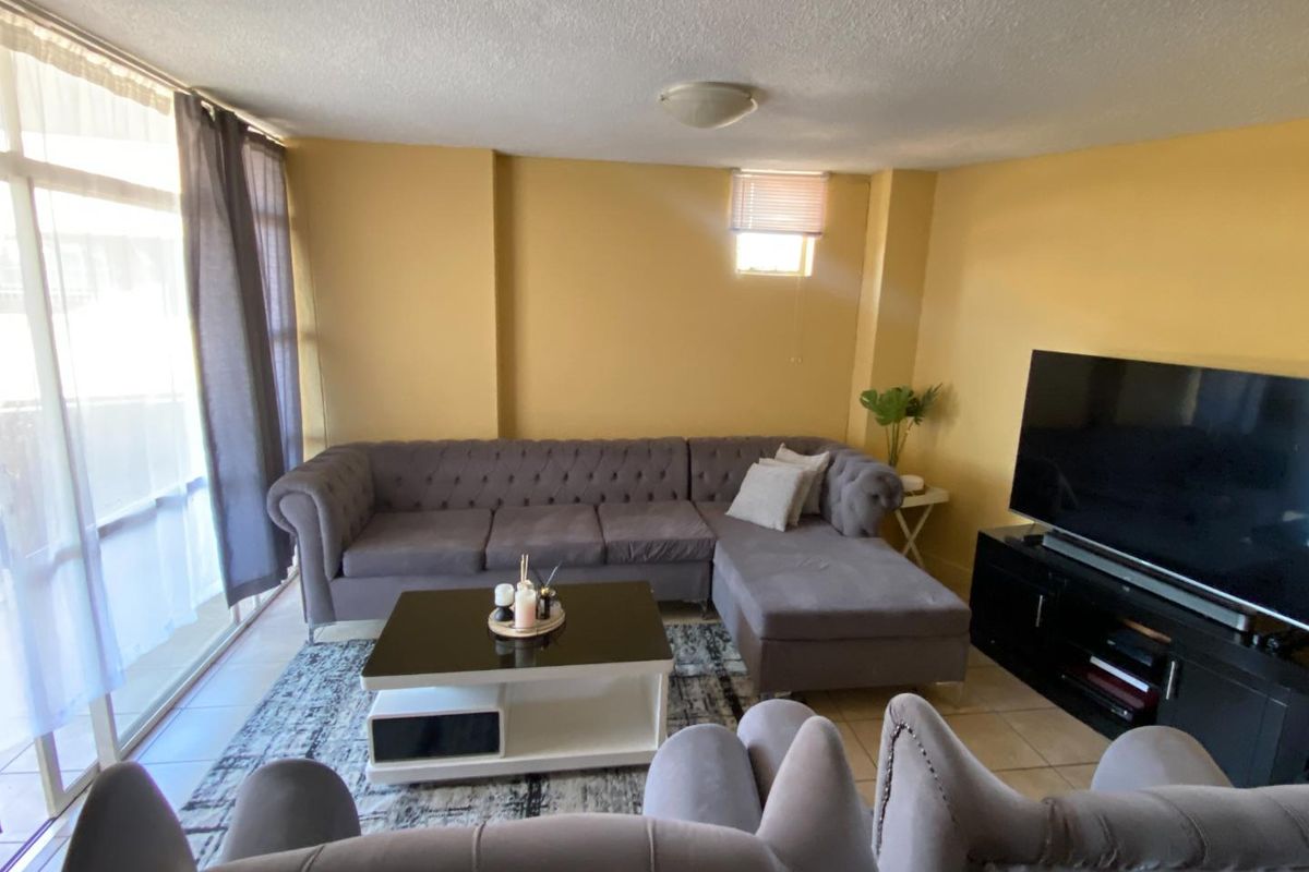 Well Kept Apartment For a Working Couple - Photo 5