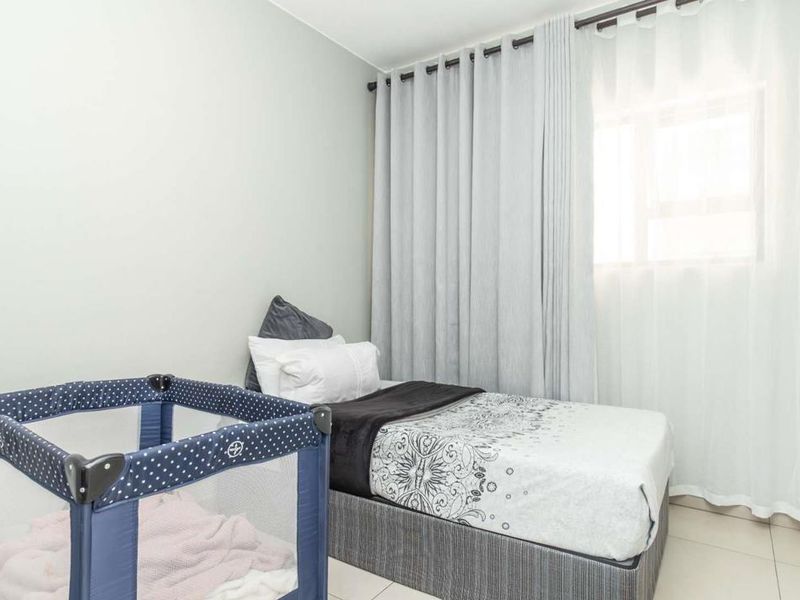 MODERN APARTMENT AWAITS YOU - Photo 8