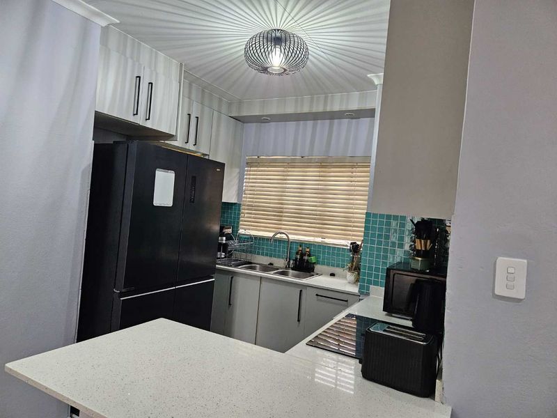 2 bedroom  townhouse for sale - Photo 2