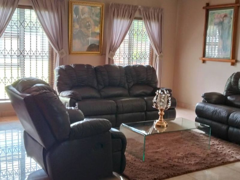 Move-in Ready Home In Prime Selcourt for Sale - Photo 3