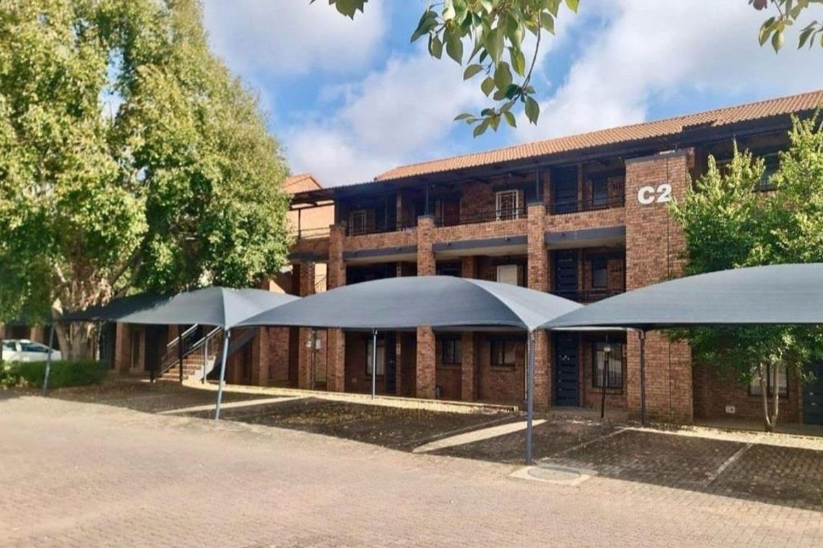 3 Bedroom Apartment for Sale - Photo 4