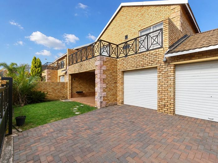 Property #2500168, Townhouse Rental Monthly in Wilgeheuwel