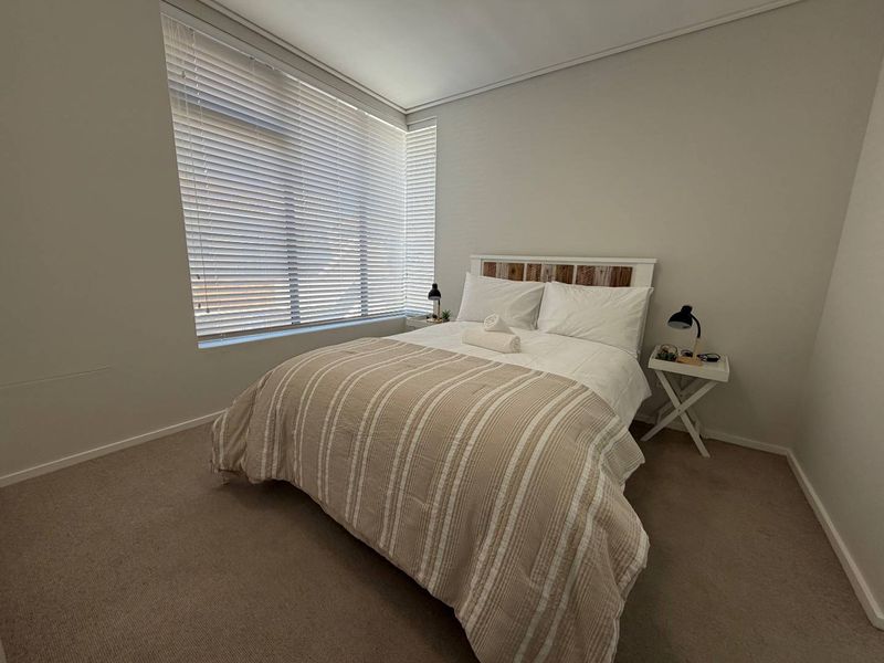 One Bedroom with Pool in Green Point - Photo 5