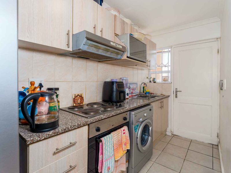 Secure Living in Vanguard - Photo 2