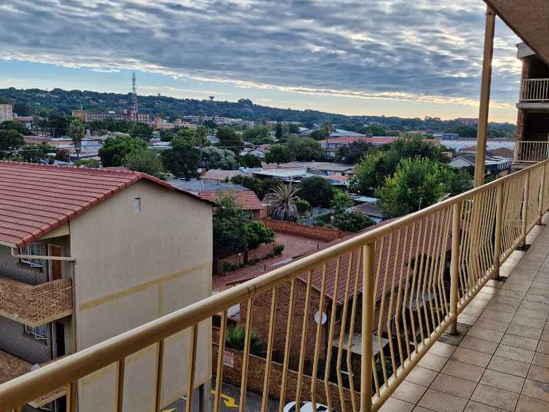 2 bedroom apartment for sale in Silverton. - Photo 6