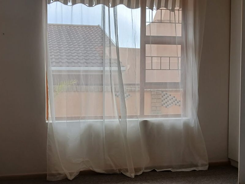 Low Maintenance Townhouse in the Heart of Heiderand - Photo 7