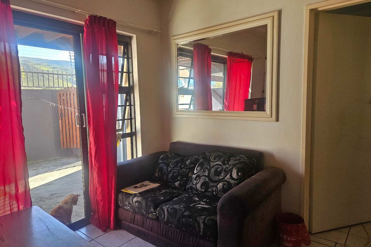 Ground floor 1 Bedroom flat in Three Sisters Kleinmond - Photo 5