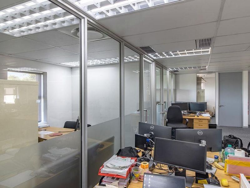 Premium, Future-Ready Office Space Designed to Elevate Your Business in Century City - Photo 10