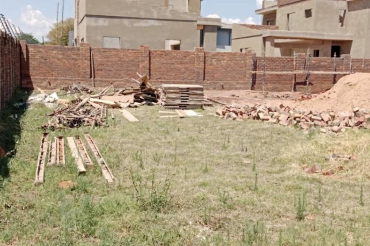 Zambezi Manor: Prime Land for Dream Home or Investment - Photo 3