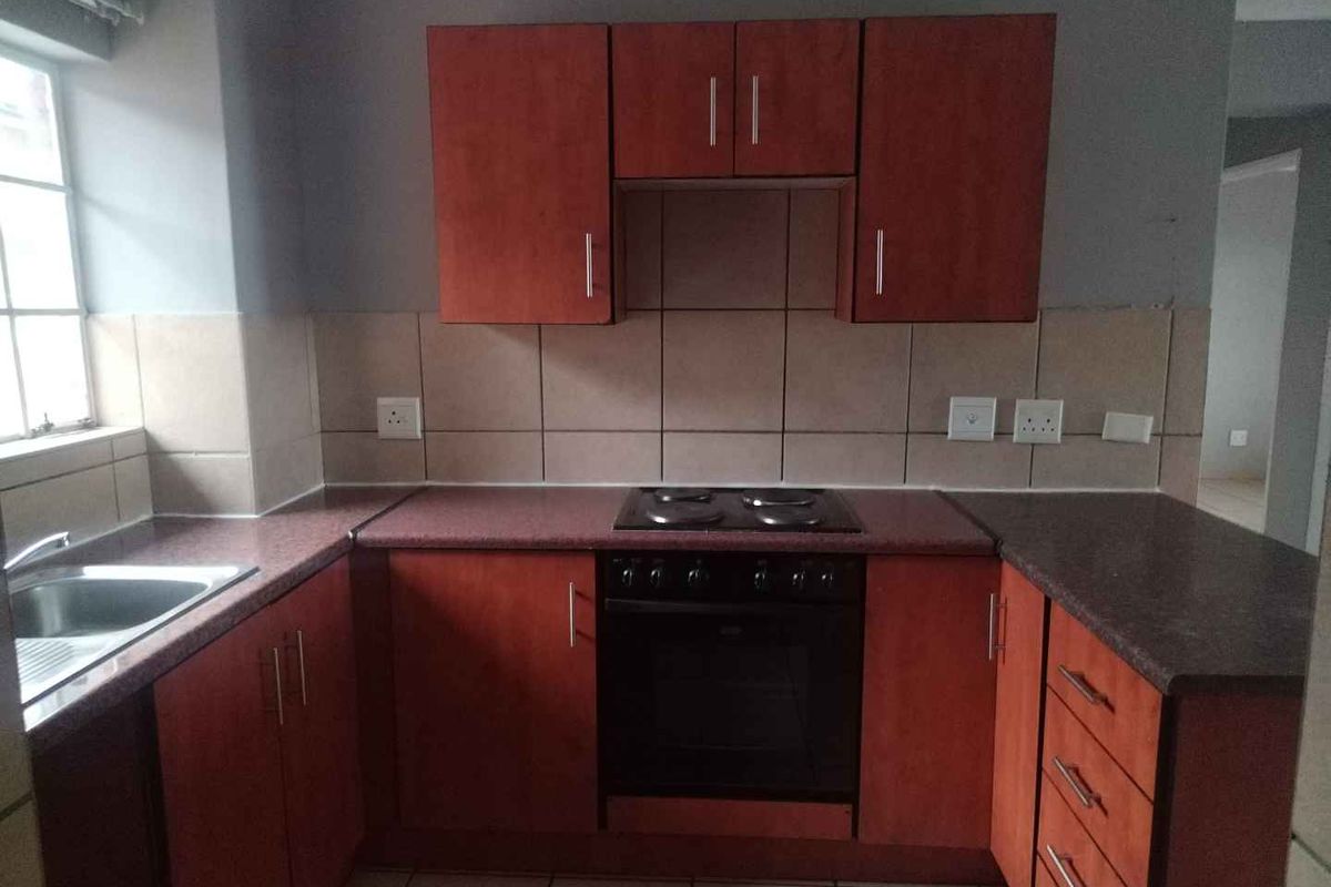 Beautiful 2-Bedroom Home in the Sought-After Area of Forest Hill - Photo 2