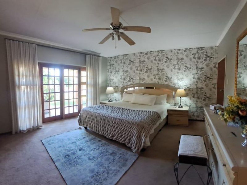 Charming Family Home with Modern Amenities - Photo 2