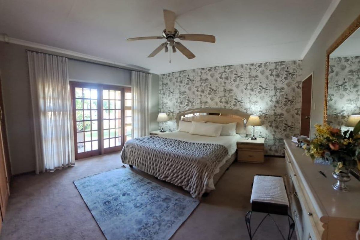 Charming Family Home with Modern Amenities - Photo 2