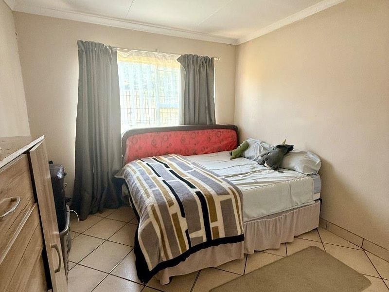 2 Bedroom Townhouse for sale - Photo 10