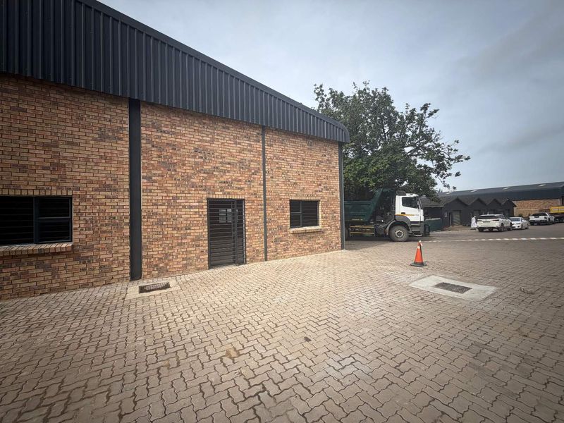 Brand-New Industrial Units To Let - Photo 10