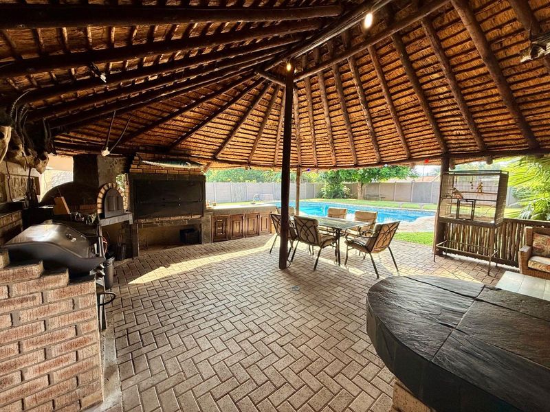 Beautiful 4 Bedroom house for sale in Vryheid - Photo 6