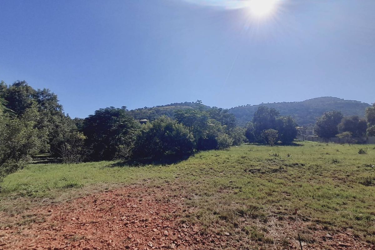 "Kosmos Ridge: Luxury Living with Nature's Backdrop!" - Photo 4