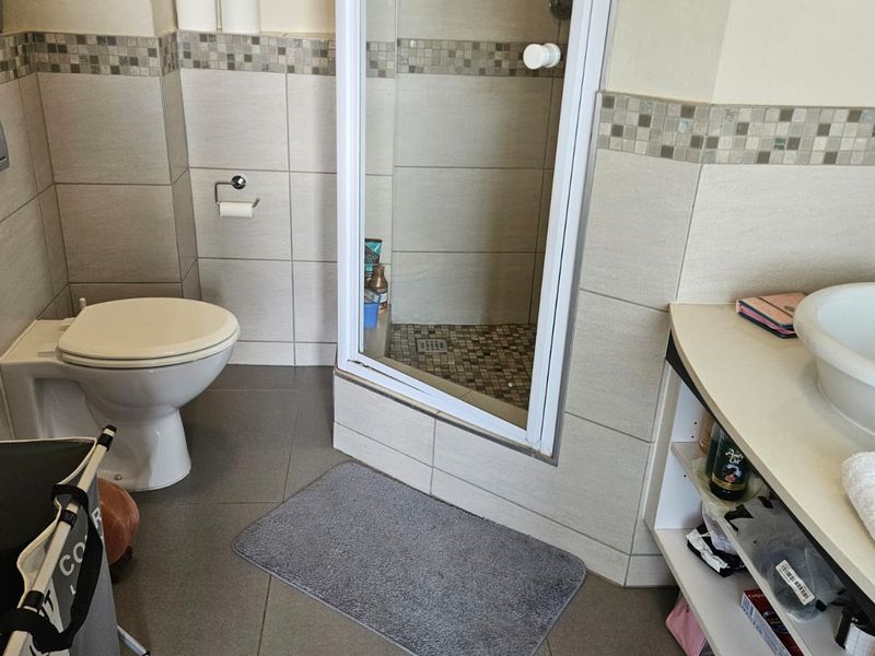 Modern student  living in the heart of Hatfield - Photo 10