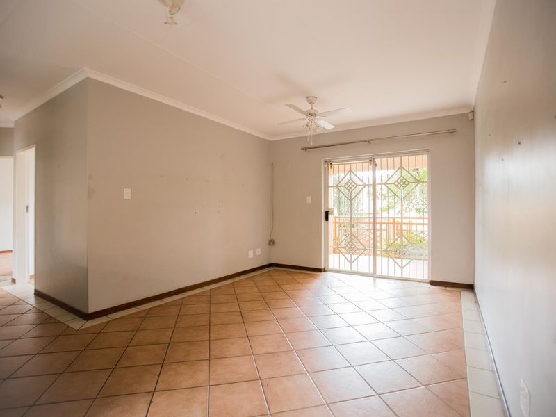 3 Bedroom Simplex with Private garden - Photo 6