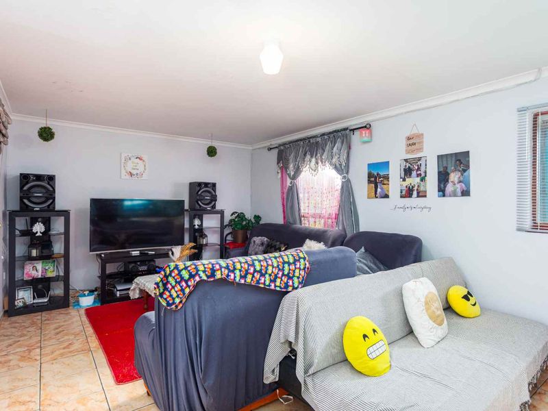 Family home for sale - Photo 3