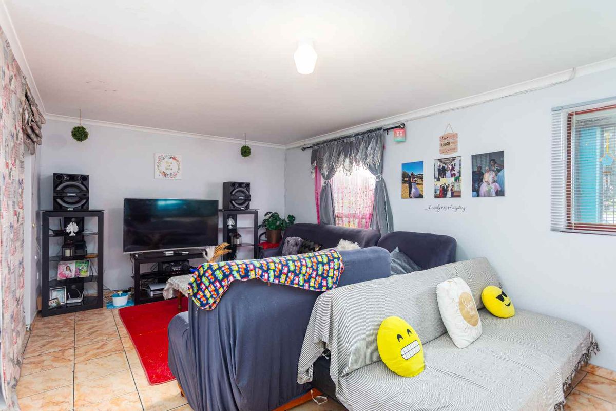 Family home for sale - Photo 3