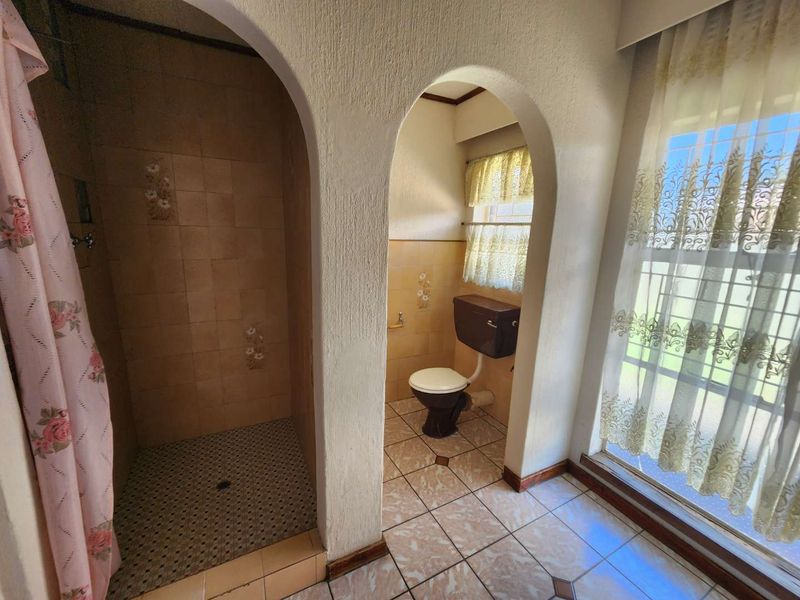 The perfect extra-large family home. - Photo 9