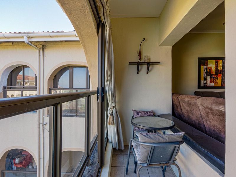 On the beach - Photo 6