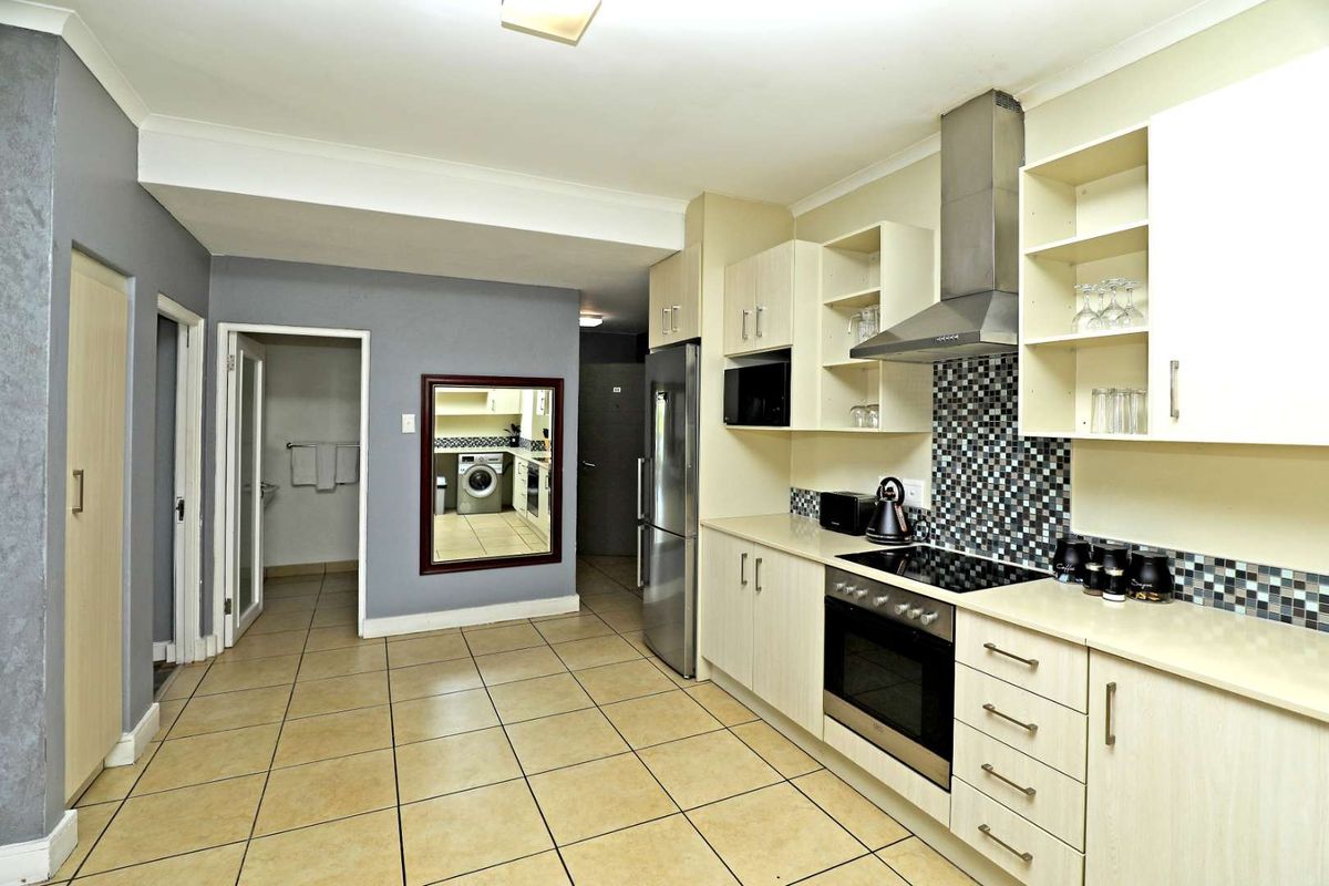 Stylish and Secure 2 bedroom Furnished apartment at The Cube Rivonia! - Photo 5