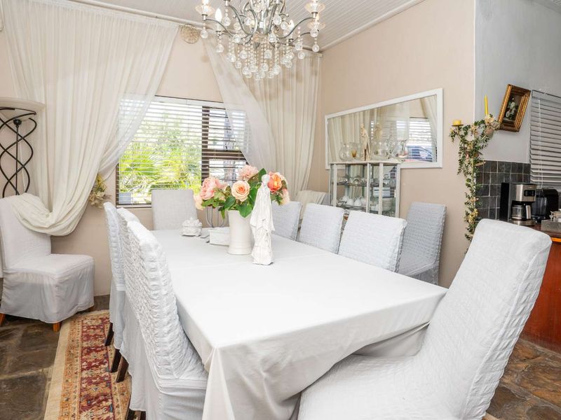 8 Bedroom House for sale in Country Club - Photo 6