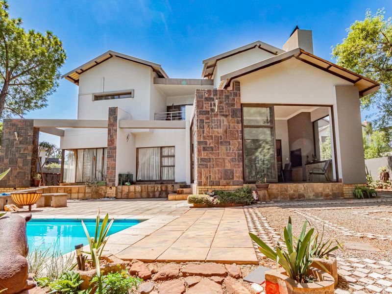Large Family Home with Flatlet in Eye of Africa Golf Estate - Photo 5