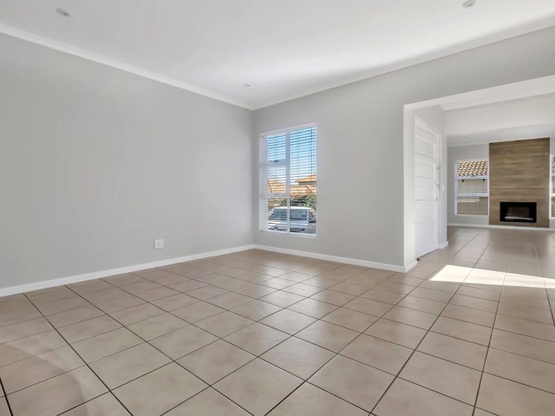 3 BEDROOM HOUSE FOR RENT IN CEDAR LAKES - Photo 6
