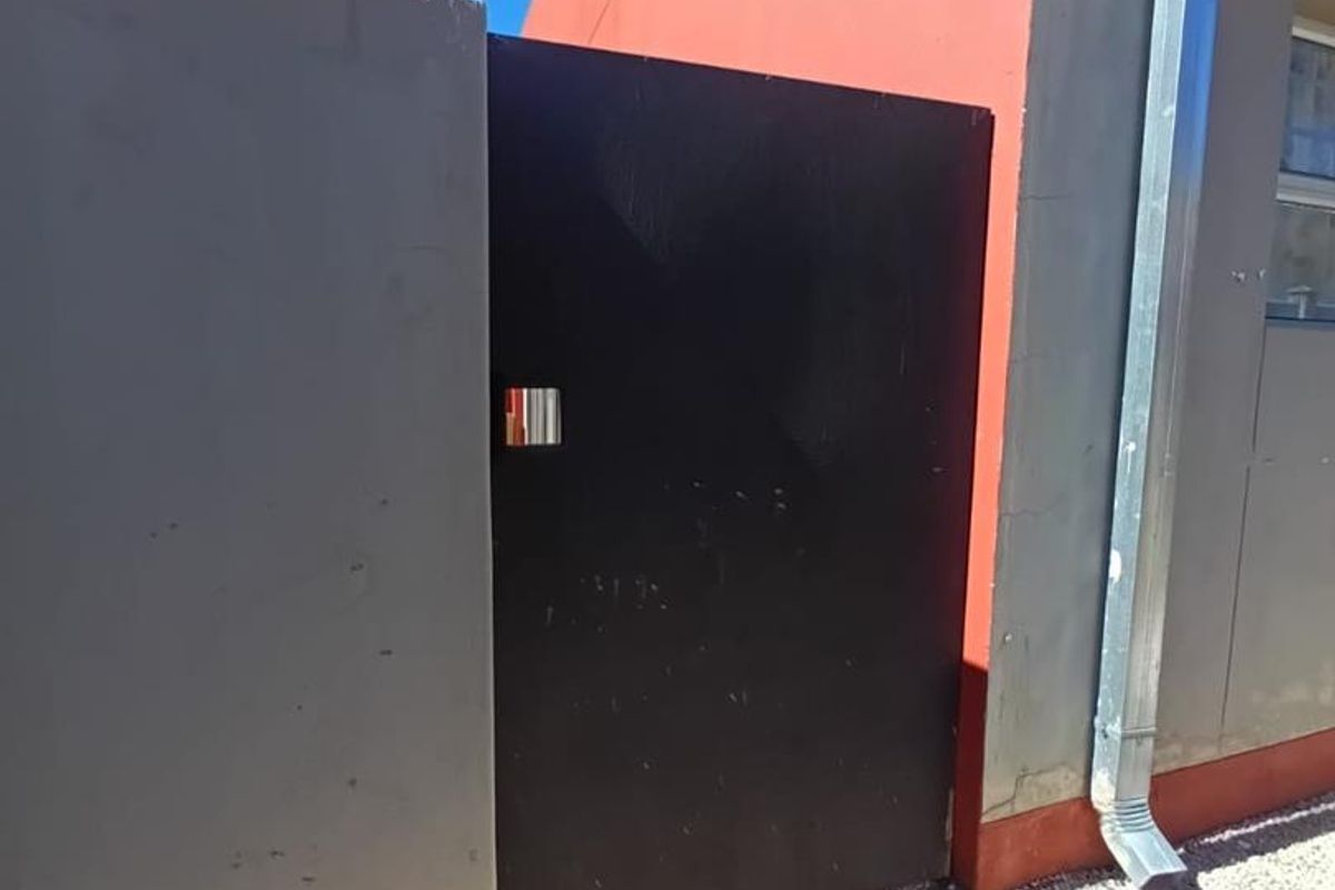 FOR SALE - PRIME BLOCK OF FLATS INVESTMENT OPPORTUNITY IN ,TSUMEB, NAMIBIA - Photo 3