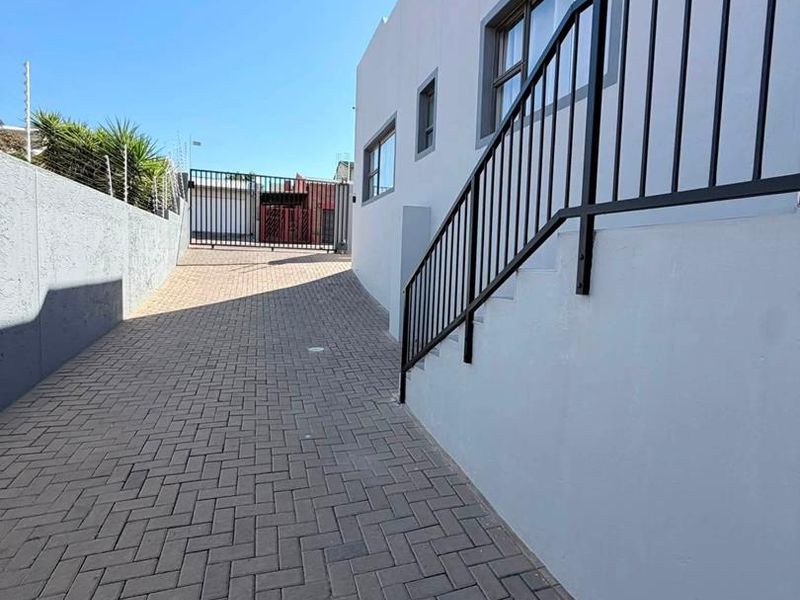 Kleine Kuppe- To Let- N$30 000 - Photo 2