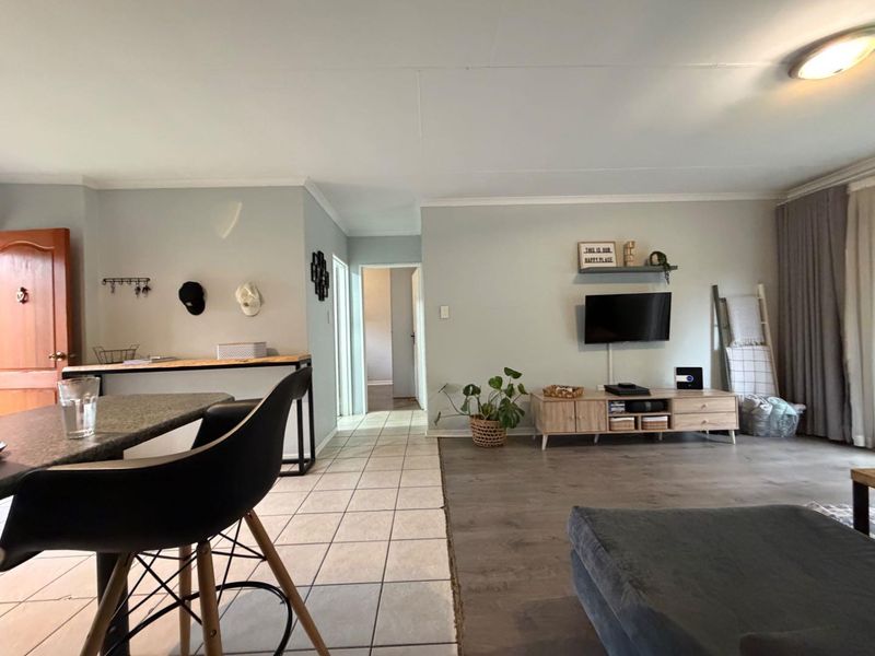 Modern Townhouse for Sale in Greenstone Hill, Edenvale - Photo 3