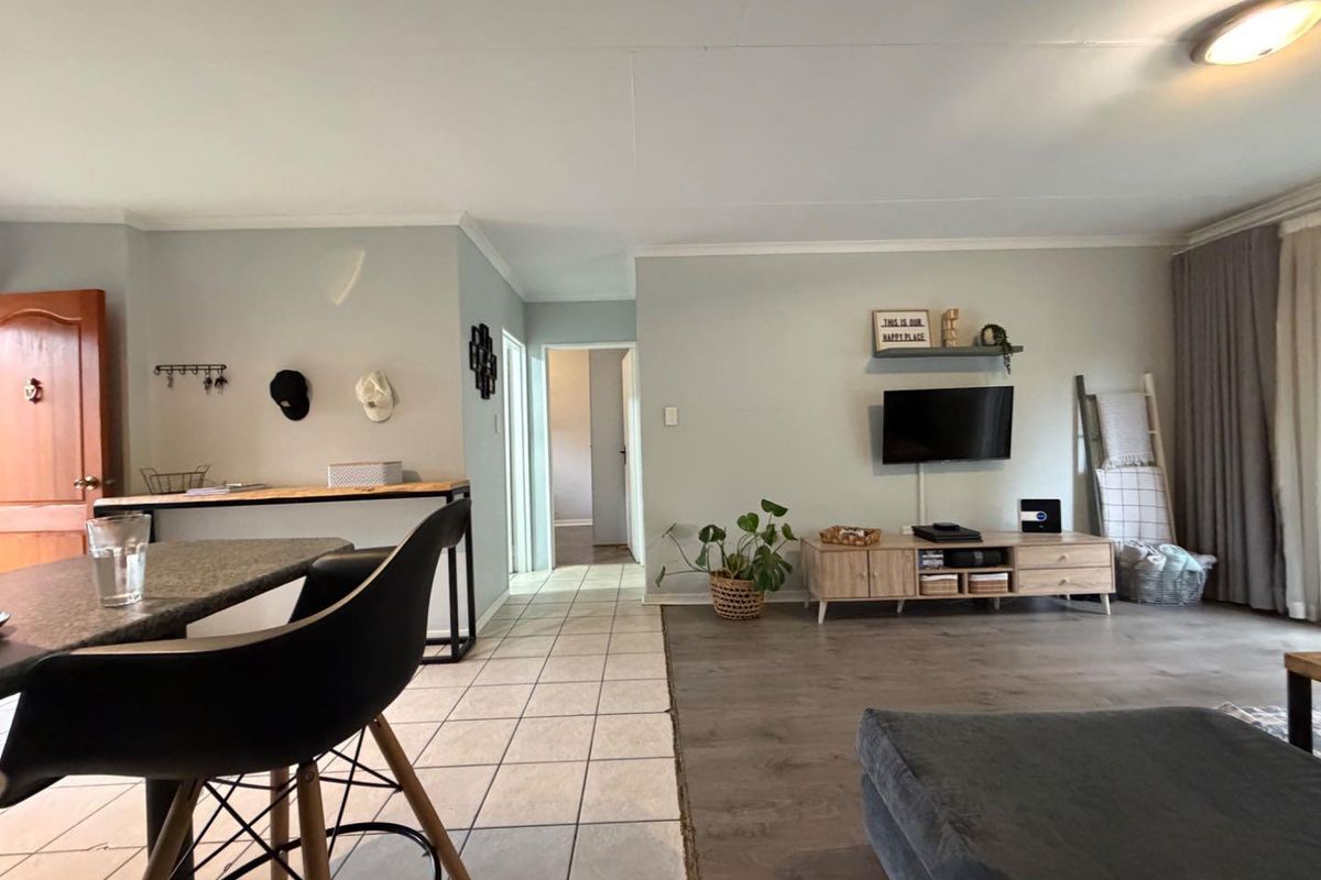 Modern Townhouse for Sale in Greenstone Hill, Edenvale - Photo 3