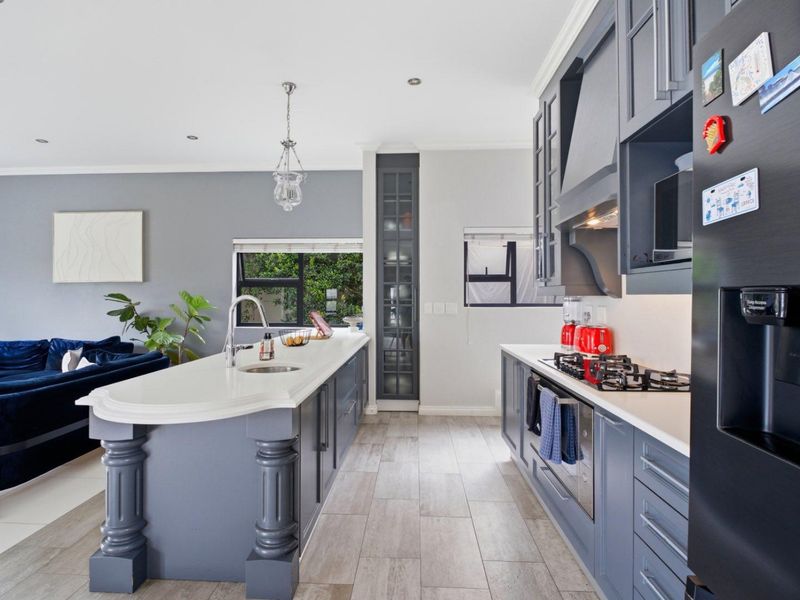 Modern Four Bedroom Home For Rental in Waterfall Country Village Estate - Photo 8