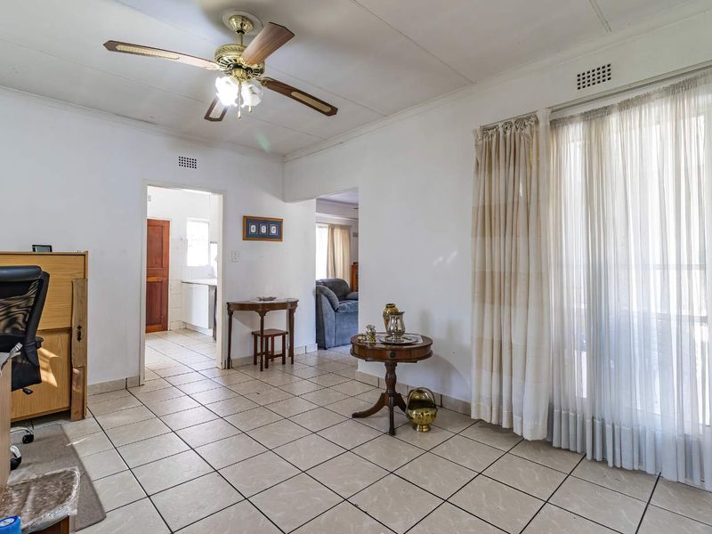 3 Bedroom Family Home with Space, Potential, and a Beautiful Garden - Photo 7