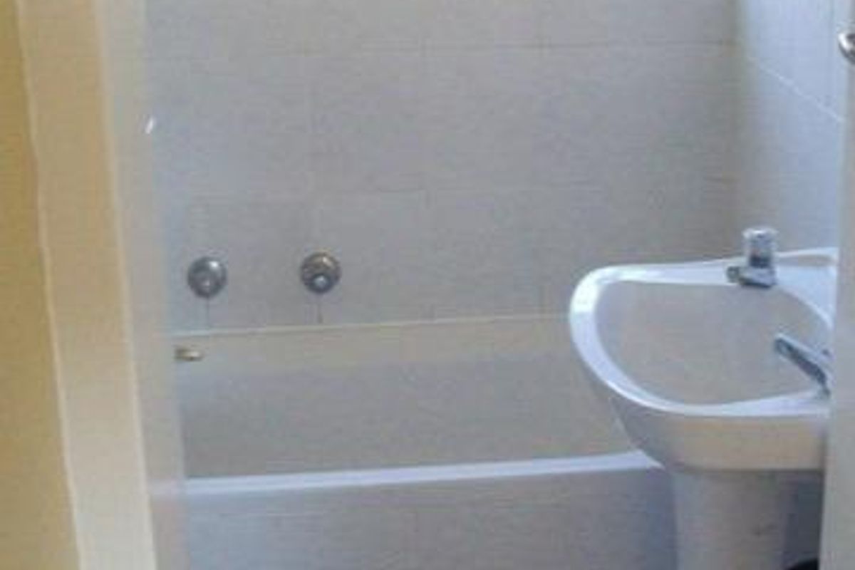 Modern 2-Bedroom Apartment for Rent in Stratford, Garsfontein - Photo 5